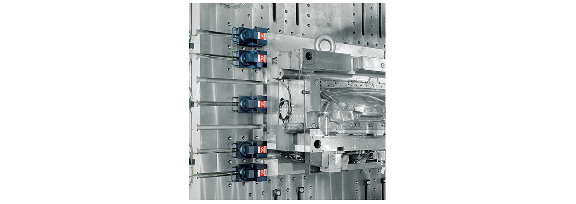 QUICK MOLD CHANGE SYSTEM