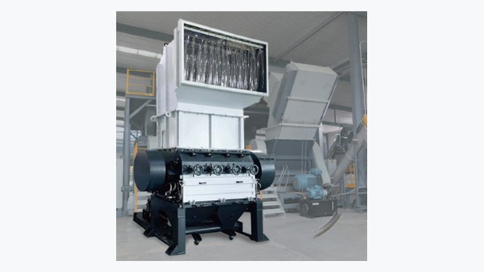 ZHEJIANG BORETECH PET bottle crusher, the size reduction stage of a bottle-to-bottle washing line